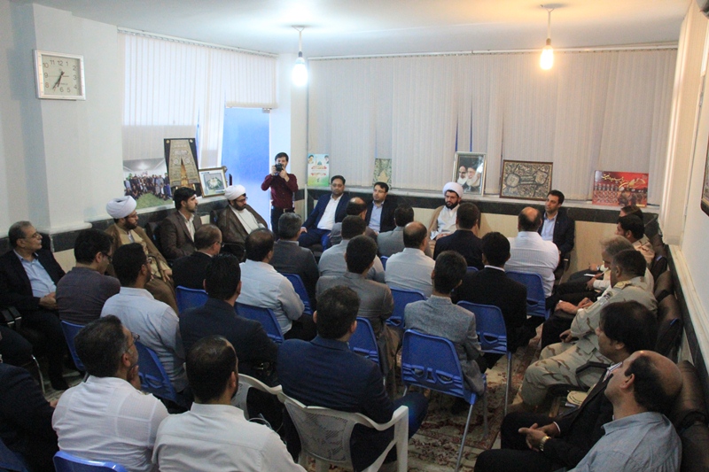 دیدار مسئولین شهرستان به مناسبت هفته دولت با ائمه جمعه شهرستان قشم