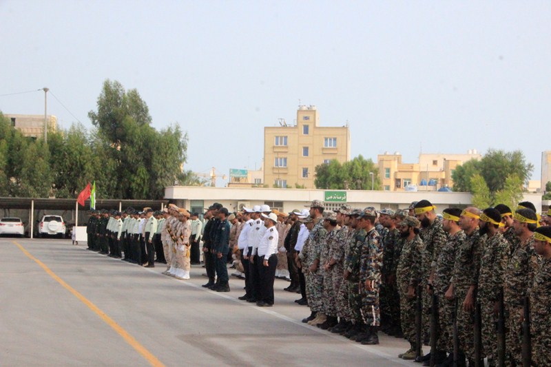 صبحگاه مشترک هفته ناجا در قشم برگزار شد