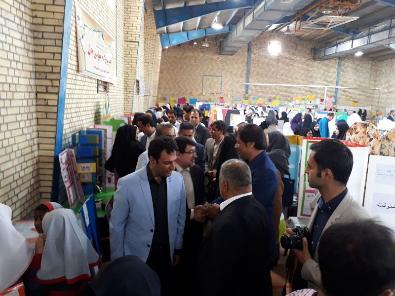 بازدید شهردار و رئیس شورای اسلامی شهر از جشنواره جابر بن حیان