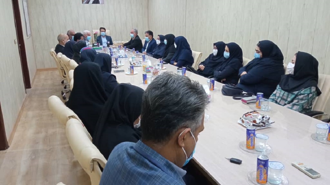 تجلیل از پرستاران و مدافعان سلامت قشم