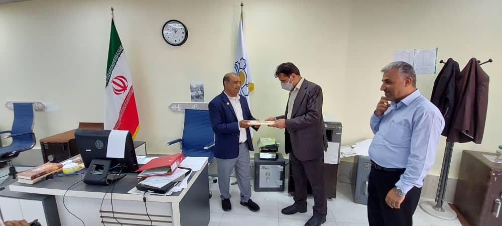 جانباز شاغل در شهرداری قشم تکریم شد