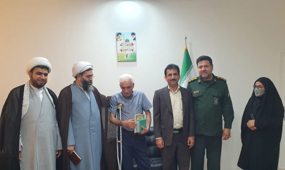 تجلیل امام جمعه و فرمانده سپاه قشم از رییس شورای اسلامی شهر قشم