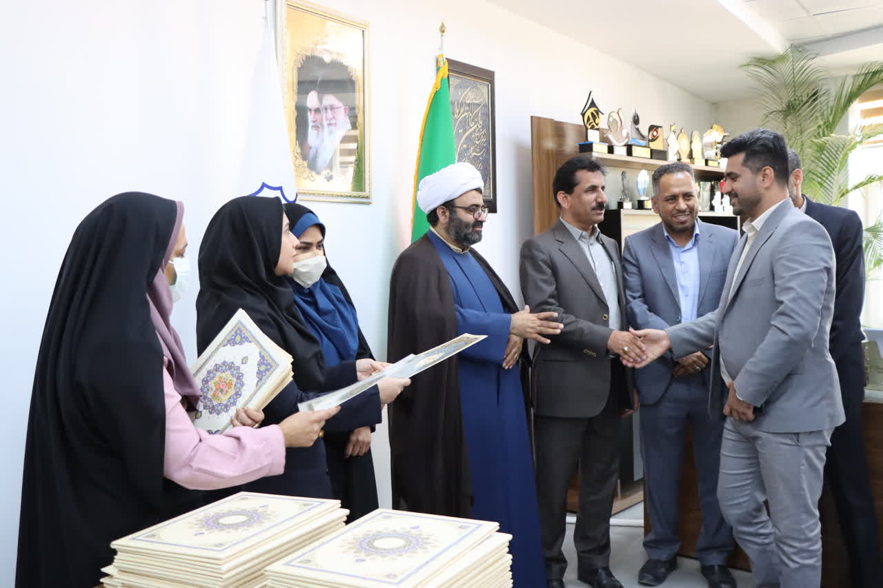 ویژه برنامه گرامیداشت ولادت علی ابن ابیطالب(ع) و روز مرد در شهرداری قشم برگزار شد