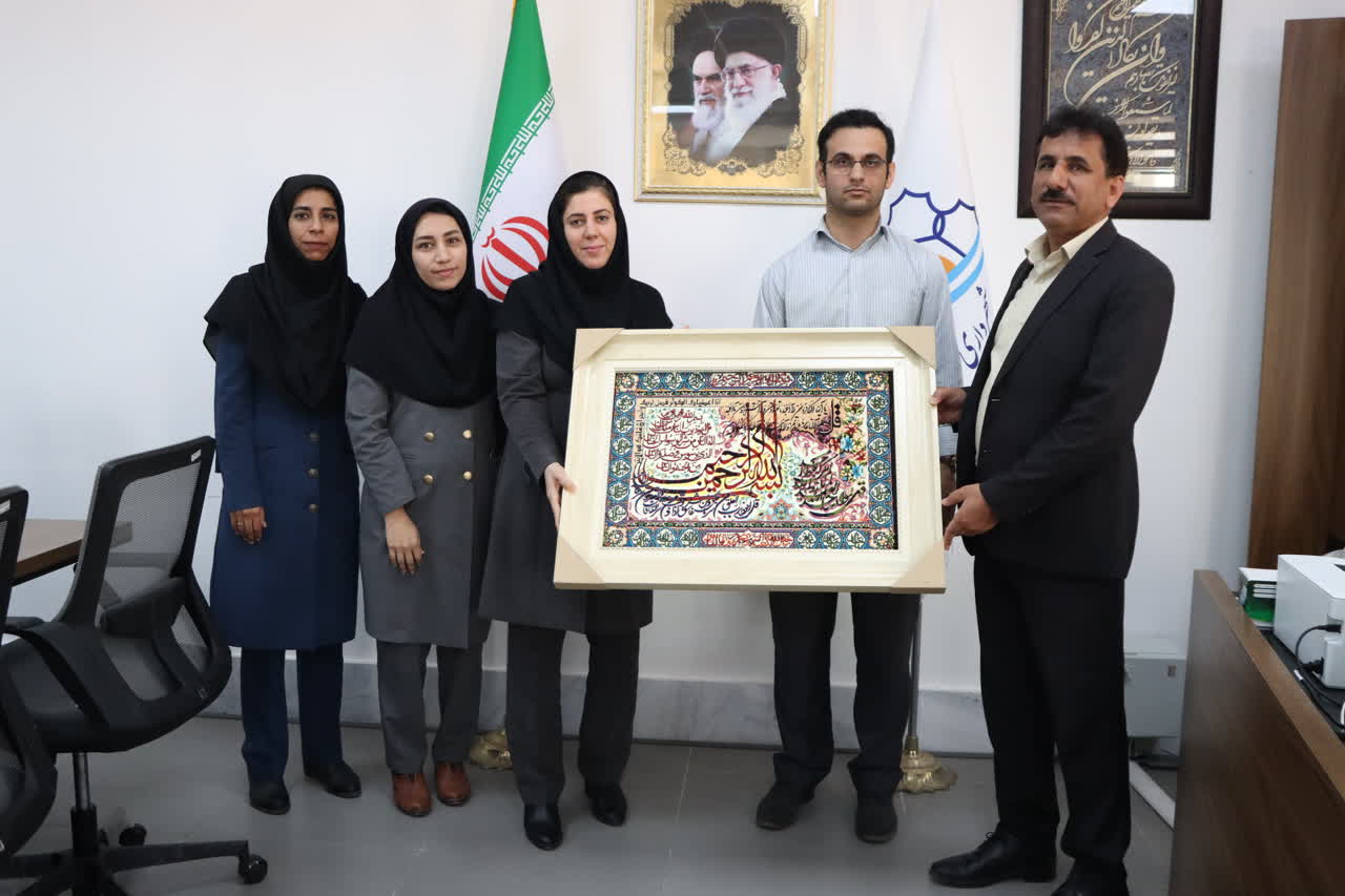 تقدیر کارکنان مرکز علمی کاربردی از شهردار و شورای شهر قشم