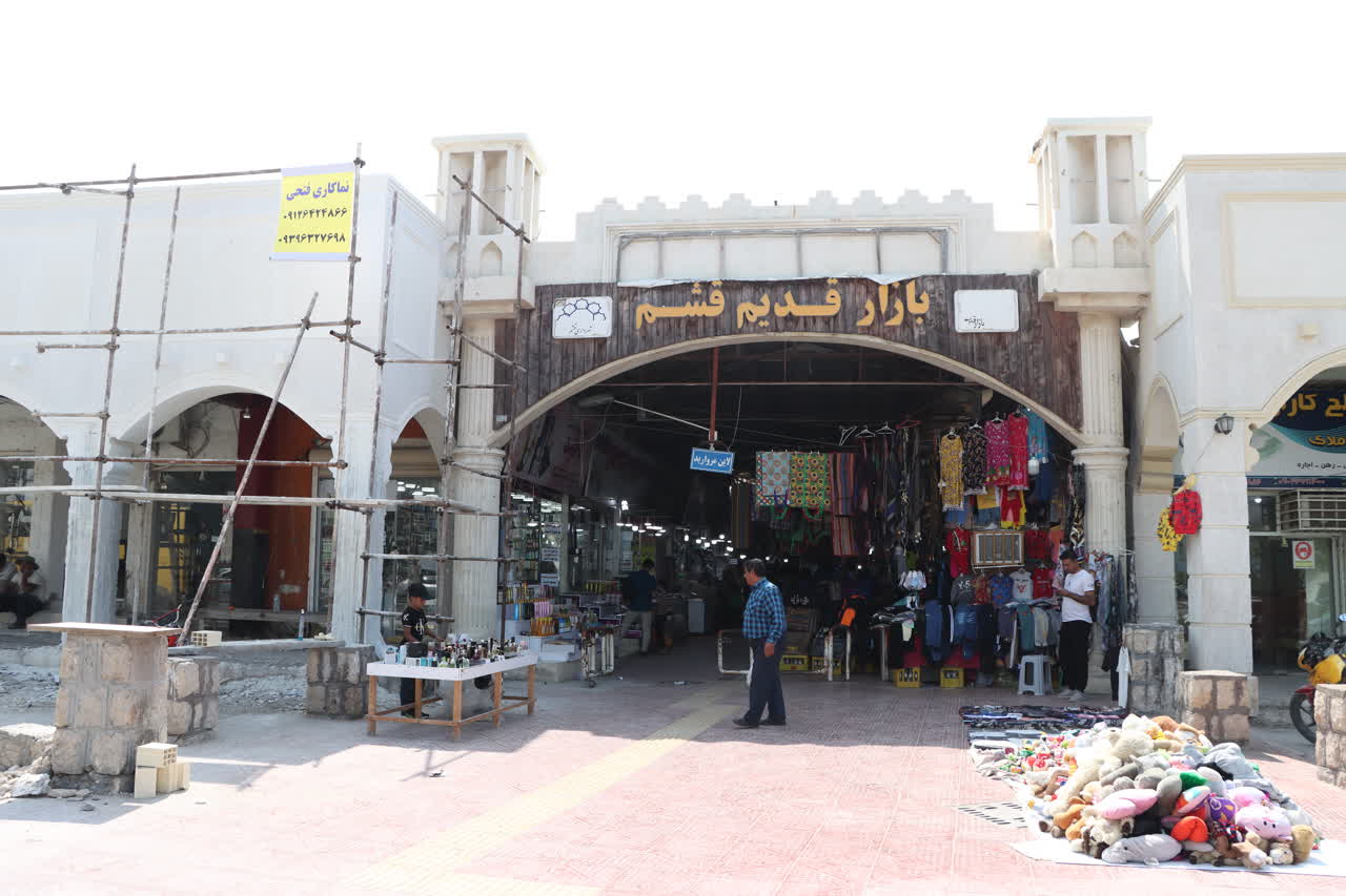 پیشرفت ۷۰درصدی زیباسازی طاق ورودی بازار قدیم قشم