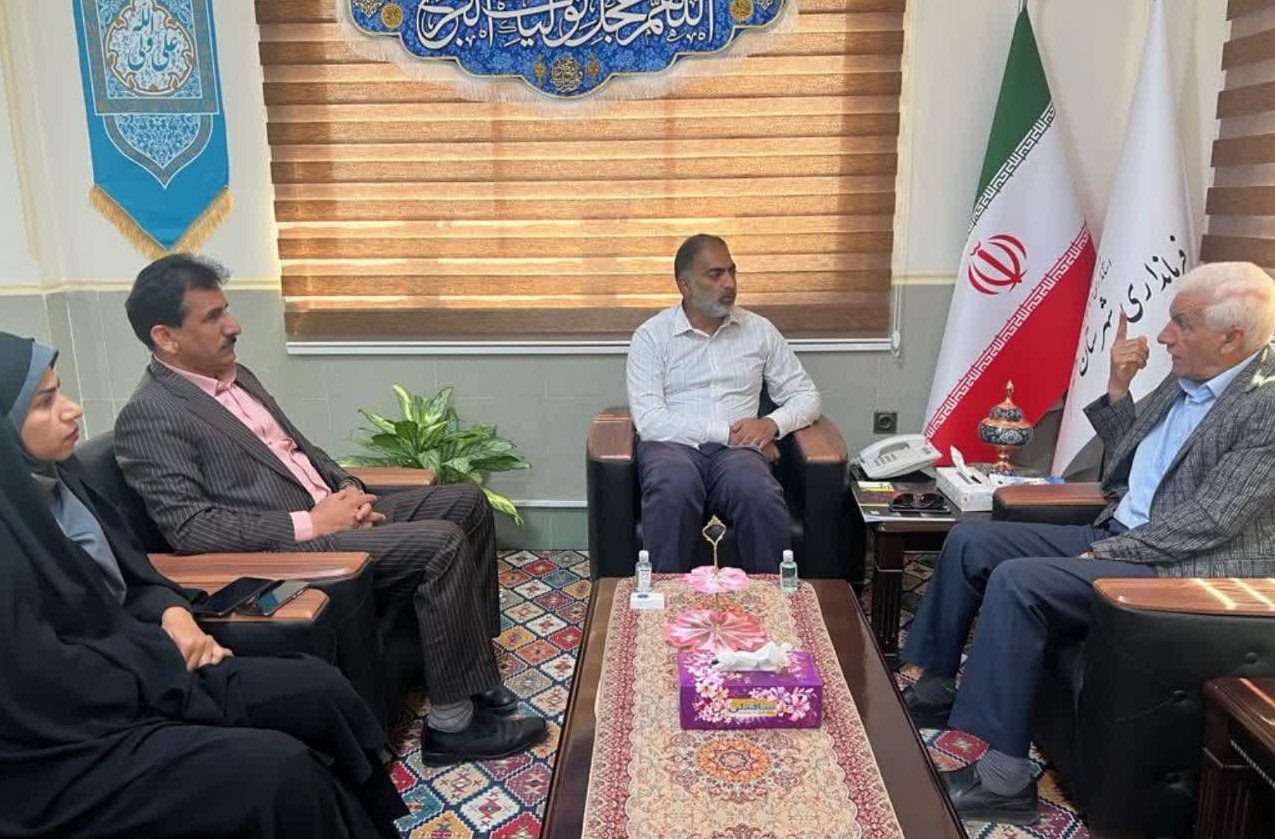 دیدار عیدانه شهردار و شورای اسلامی شهر قشم با فرماندار شهرستان