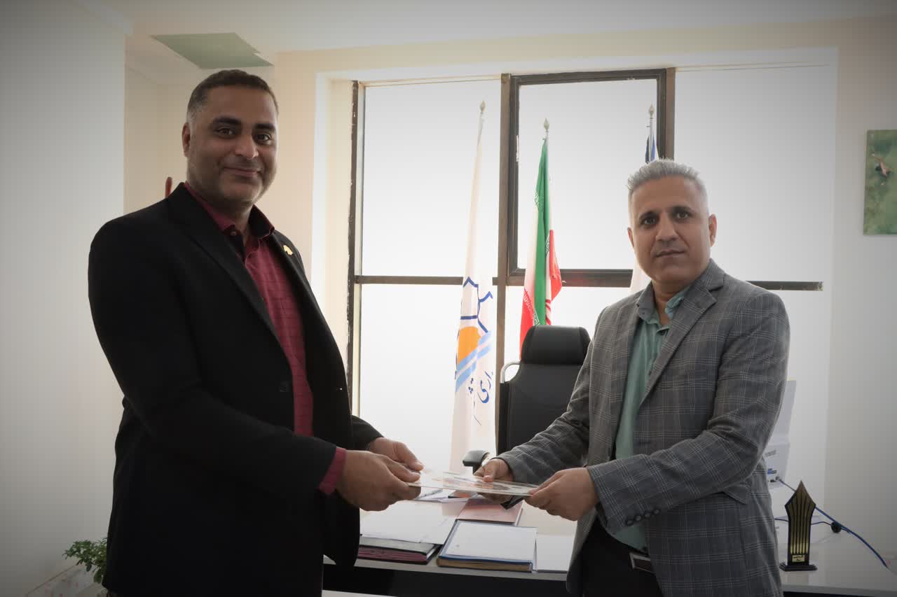 تقدیر رییس مرکز آموزش علمی کاربردی شهرداری قشم از واحد انفورماتیک