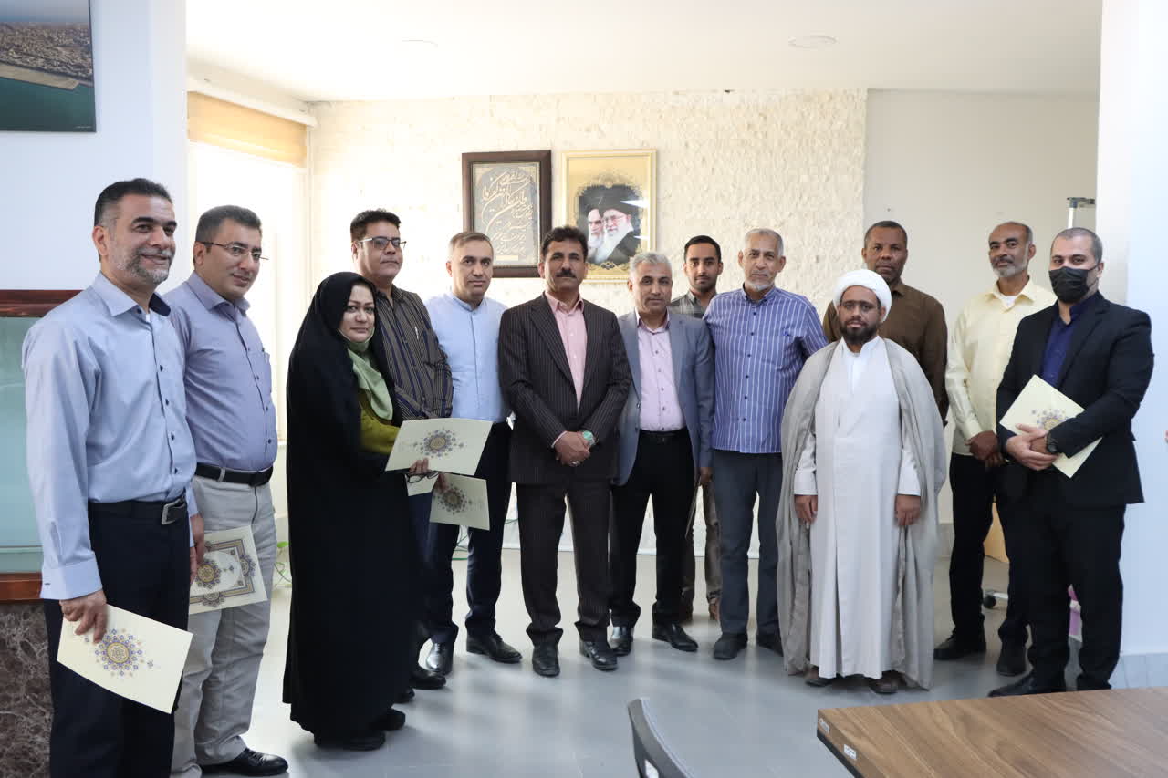 احکام ستاد امر به معروف و نهی از منکر شهرداری قشم اعطا شد