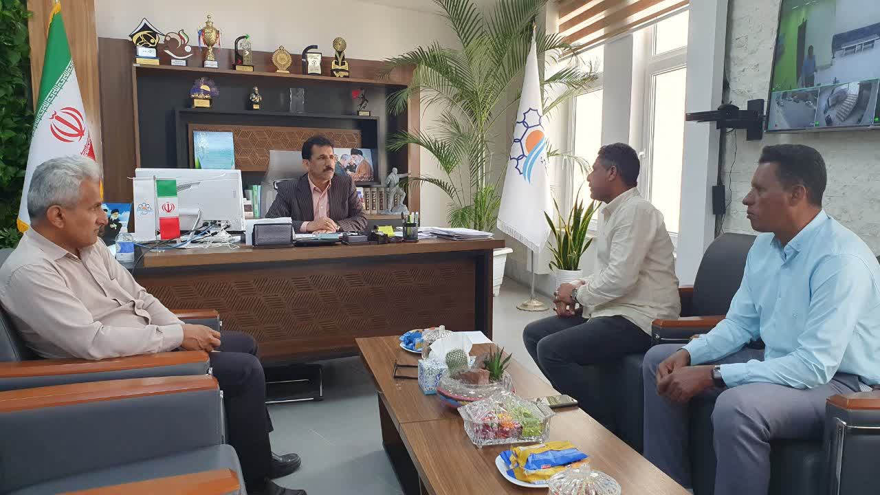 دیدار نمایندگان جامعه کارگری شهرداری قشم با شهردار