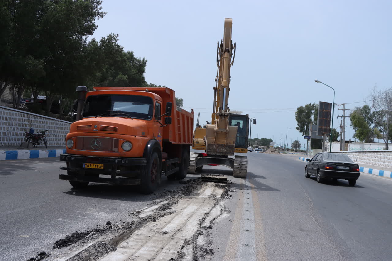 پیشرفت ۳۰ درصدی رفیوژ بلوار شهید رجایی