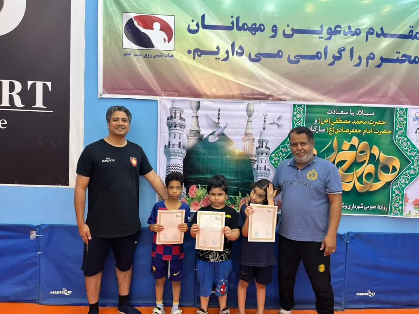 مسابقات آزاد تنیس ویژه هفته وحدت برگزار شد