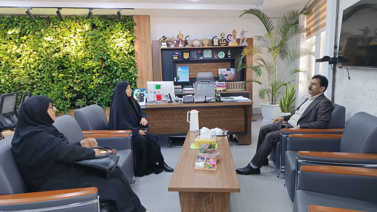 همکاری شهرداری قشم و سازمان منطقه آزاد در امور بانوان ارتقا می یابد