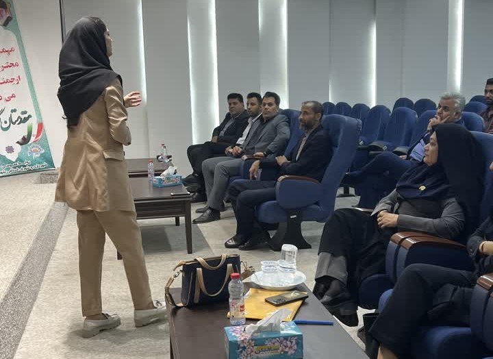 کارگاه آموزشی سلامت روان در محیط کار در شهرداری قشم برگزار شد
