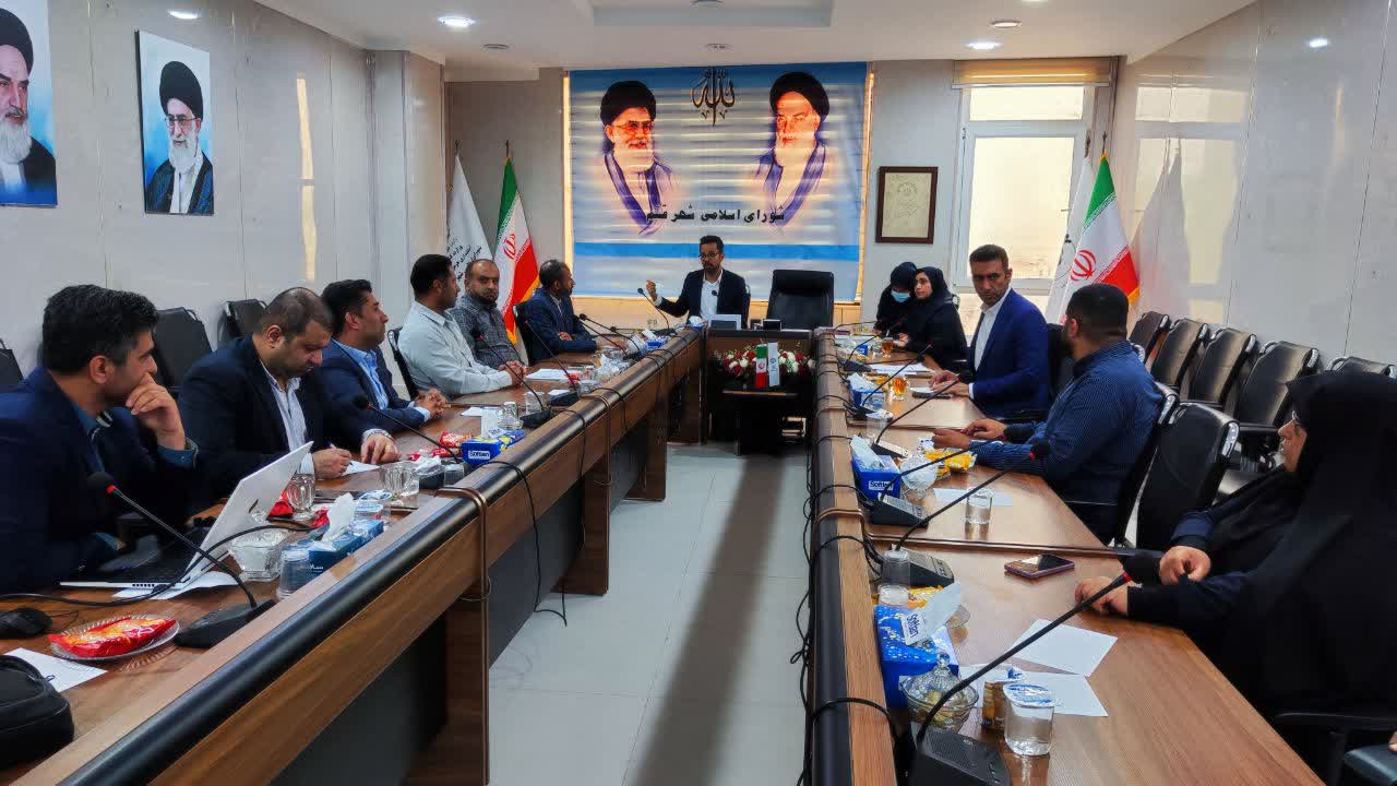 کمیسیون عمران شورای اسلامی شهر قشم با دستور کار بررسی و نظرسنجی طرح بازگشایی معابر محلات صاحب الزمان(عج) و چاه بهار تشکیل جلسه داد