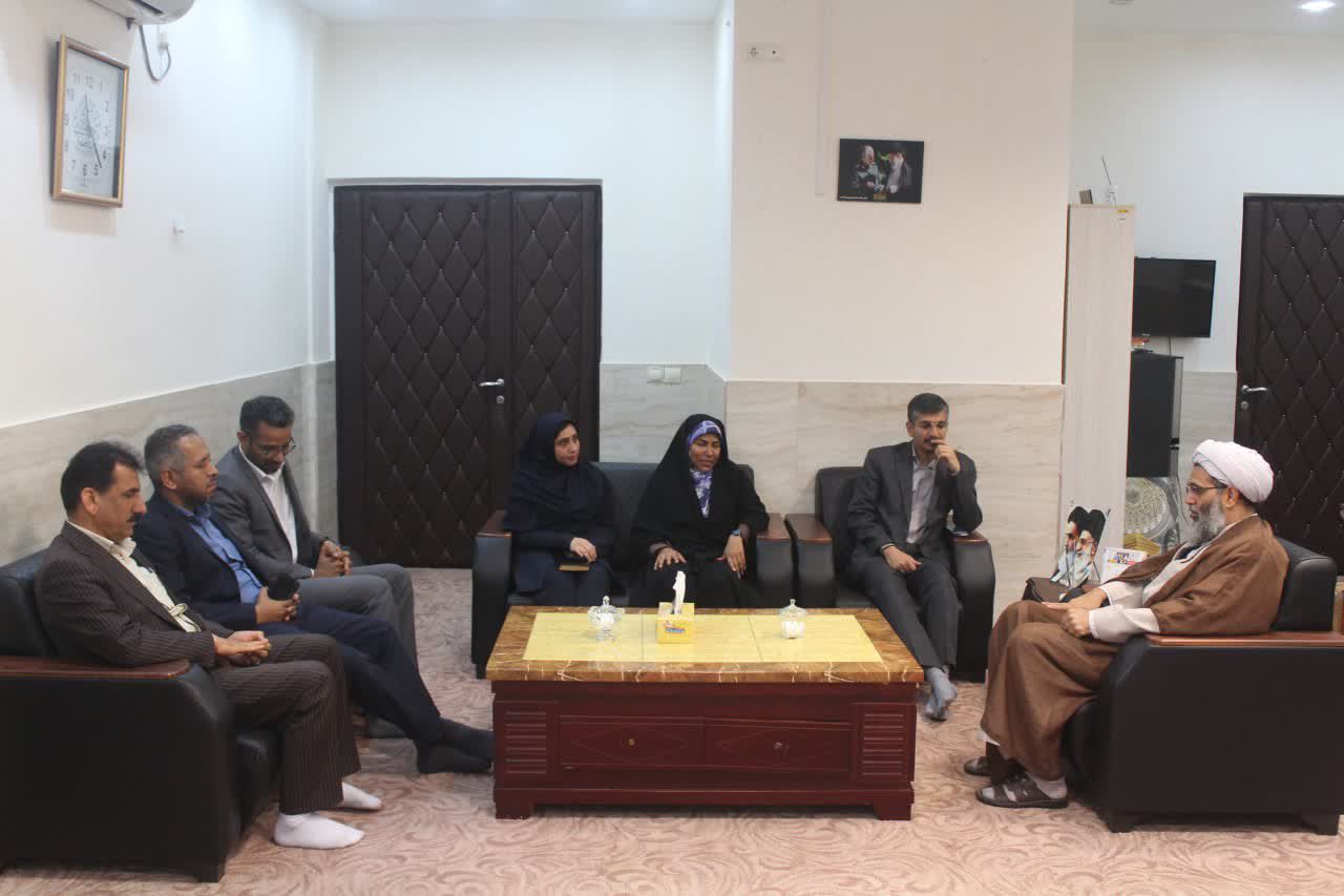 دیدار نوروزی شهردار و شورای شهر قشم با امام جمعه شهرستان