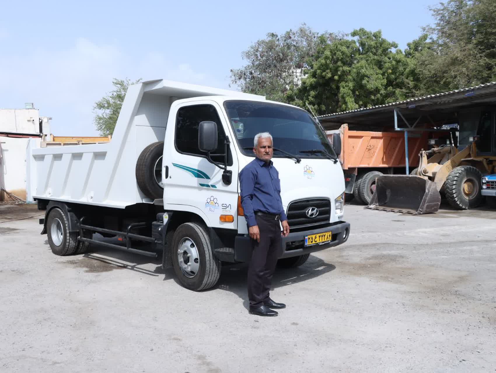 افزودن کامیونت کمپرسی ۶ تن به ناوگان موتوری شهرداری قشم