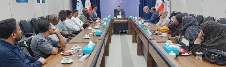 برگزاری جلسه مشترک شورای اسلامی شهر و شهرداری با ماهی‌فروشان سطح شهر قشم