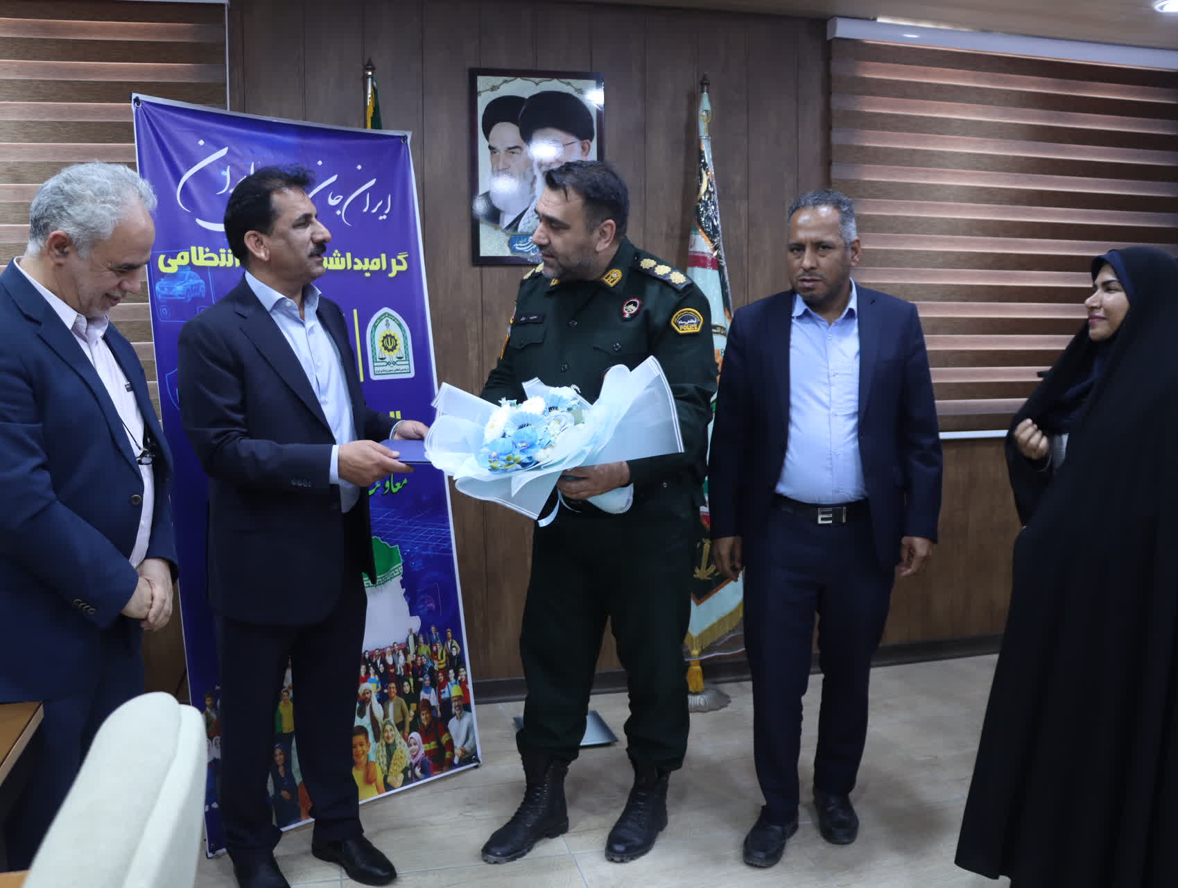 تقدیر شهردار و شورای اسلامی شهر قشم از فرمانده انتظامی به مناسبت هفته فراجا