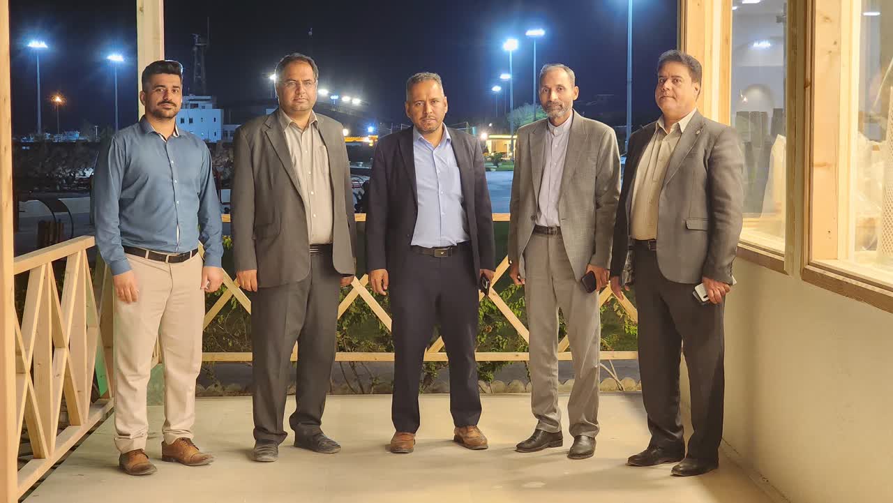 بازدید از رستوران در حال احداث پارک مرجان قشم پیش از افتتاح در دهه فجر